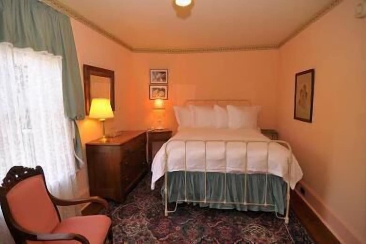 Room 47 of 138