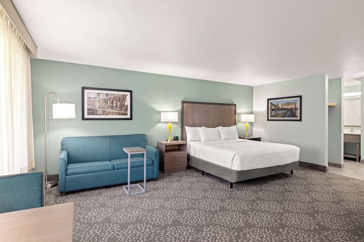 La Quinta Inn & Suites by Wyndham Newport