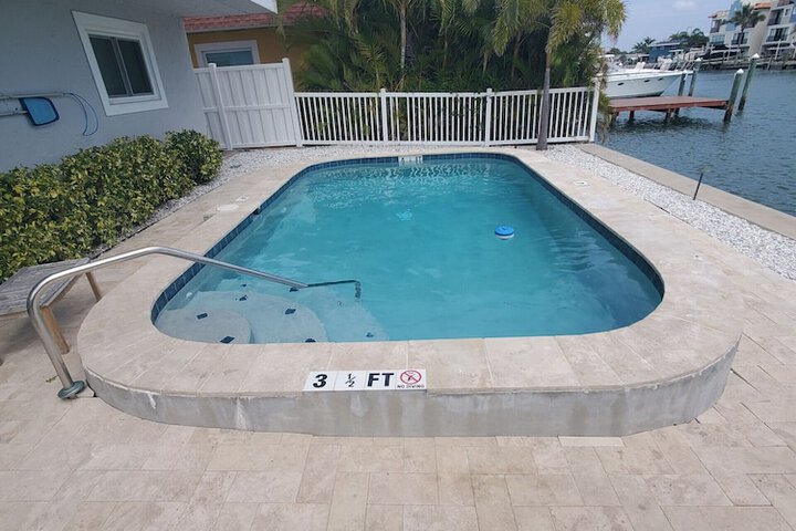 Waterfront & Pool B Star5vacations