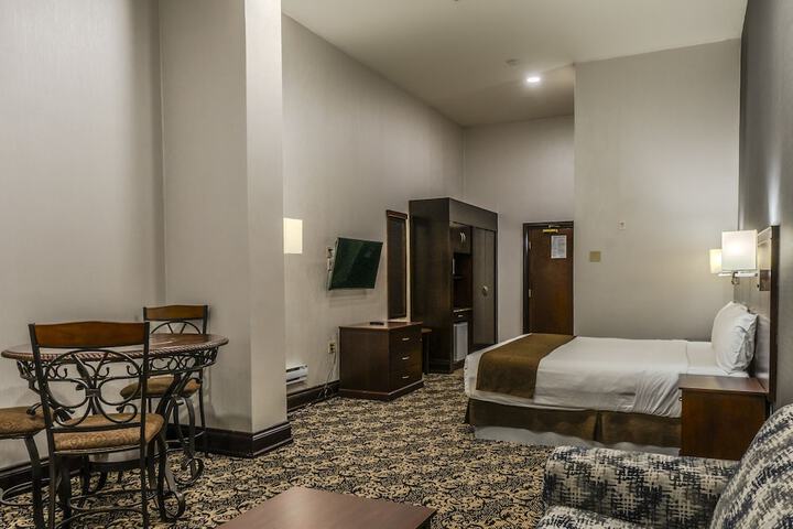 Room 9 of 23