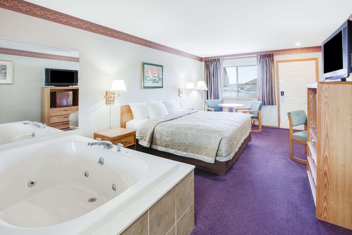 Room 20 of 23