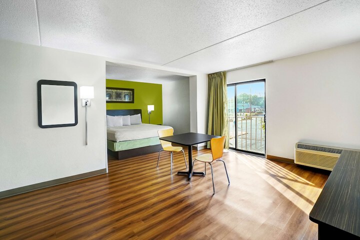 Room 17 of 30