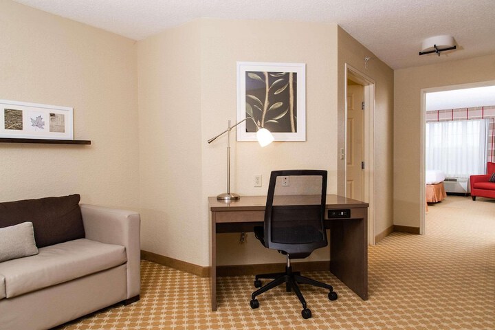 Room 27 of 41