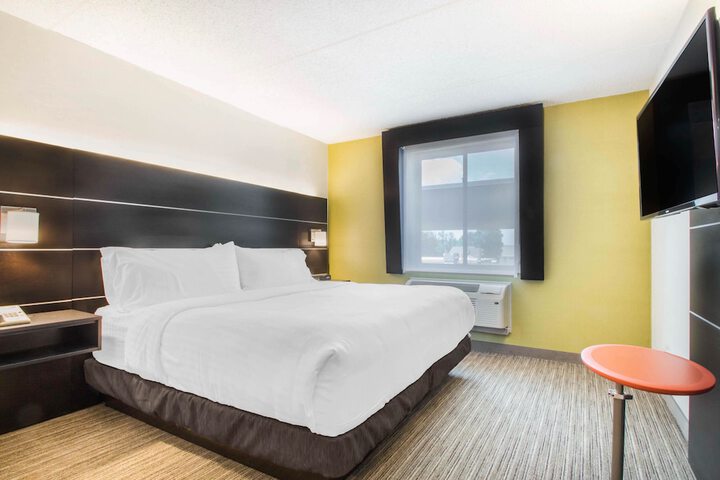 Room 19 of 38