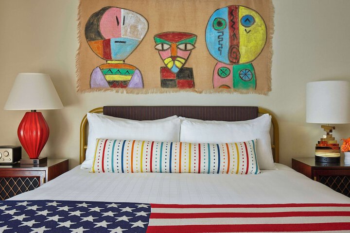 Room 25 of 51