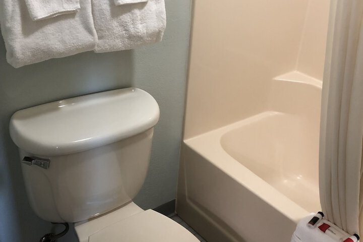 Room 14 of 76