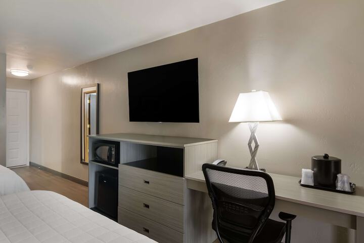 Room 32 of 55