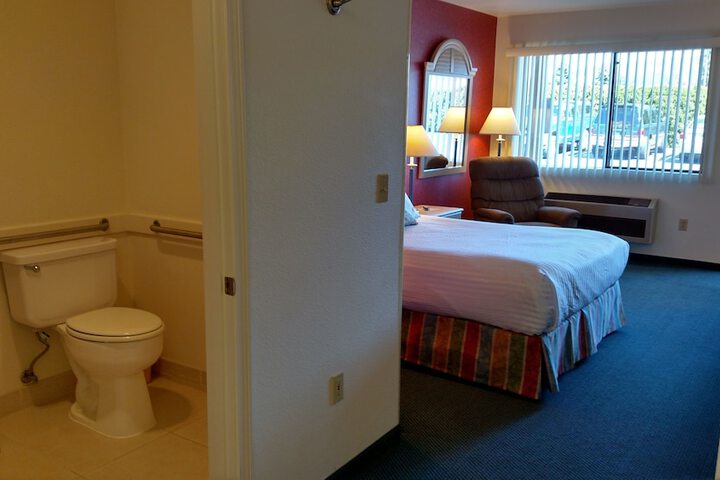 Room 34 of 43