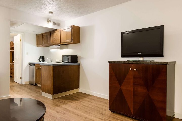 Room 29 of 33