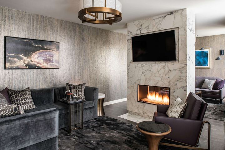 LondonHouse Chicago Curio Collection by Hilton