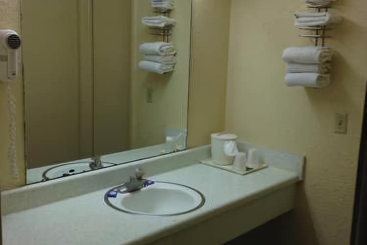 Room 7 of 14