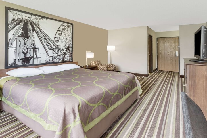 Room 15 of 20