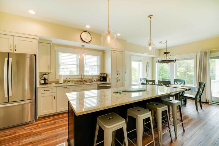 Corolla Vacation Rental w / Pool Walk to Beach!