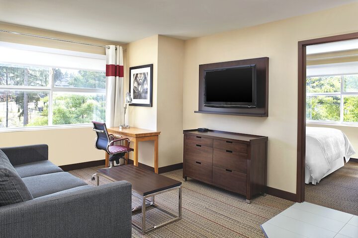 Four Points by Sheraton Surrey