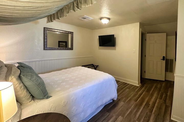 Room 27 of 55