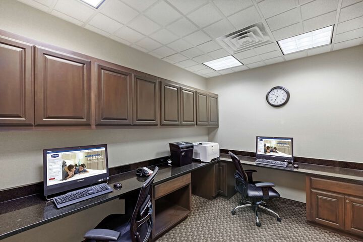 Business Center 34 of 34