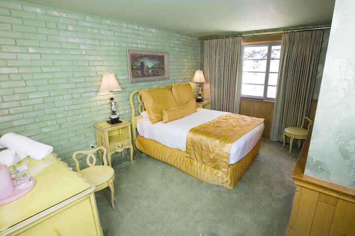 Room 343 of 461