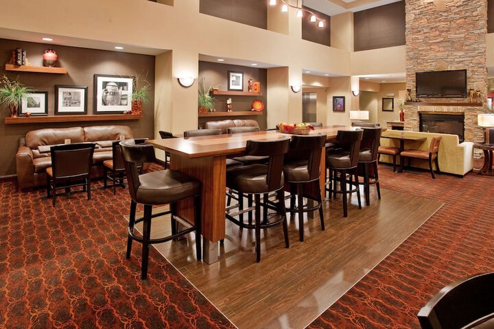 Hampton Inn & Suites Watertown