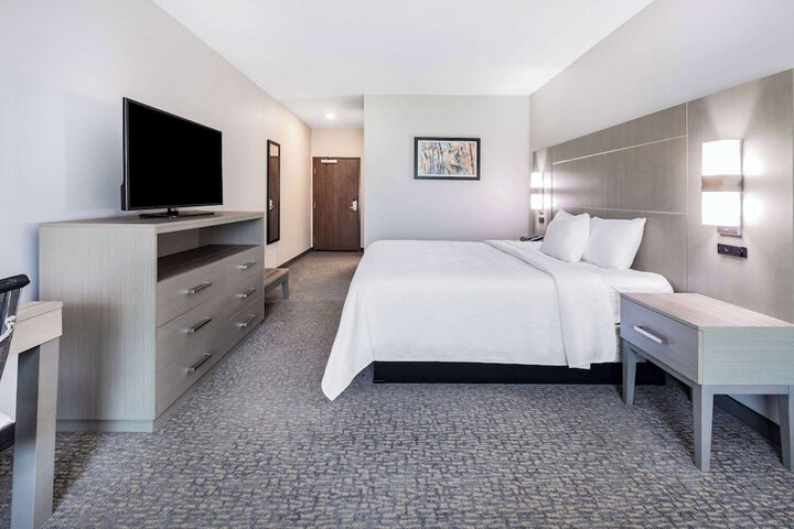 La Quinta Inn & Suites by Wyndham Jackson / Cape Girardeau