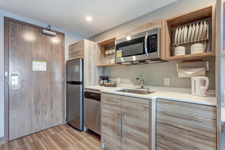 Home2 Suites by Hilton Toronto Brampton
