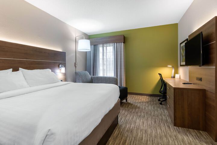 Room 10 of 26