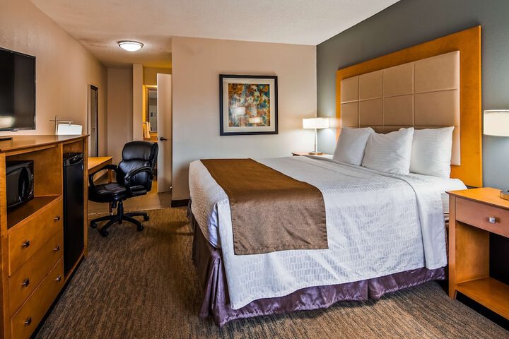 Room 12 of 17