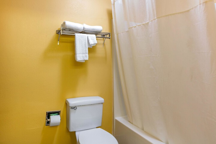 Room 9 of 35