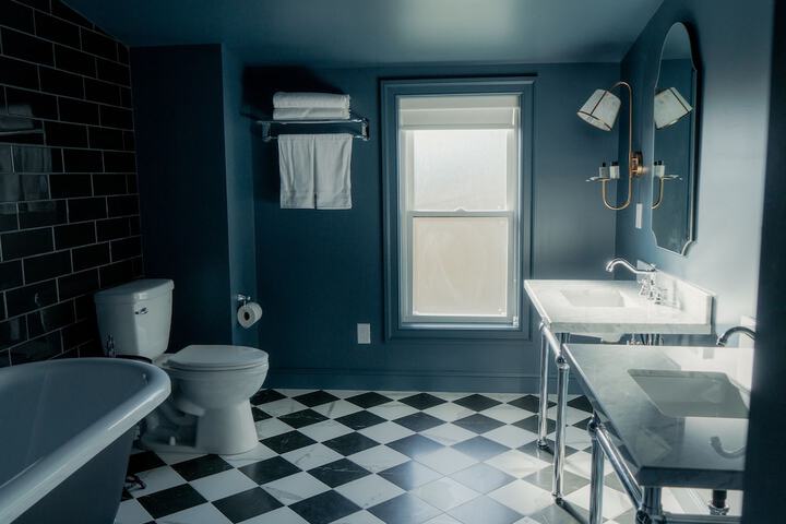 Room 18 of 28