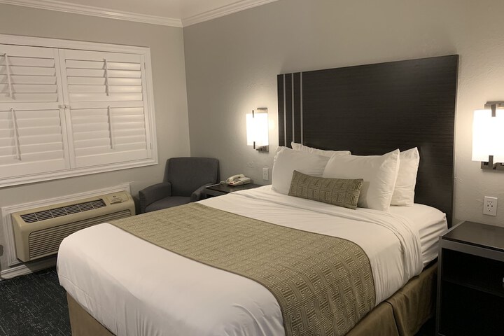 Room 25 of 32