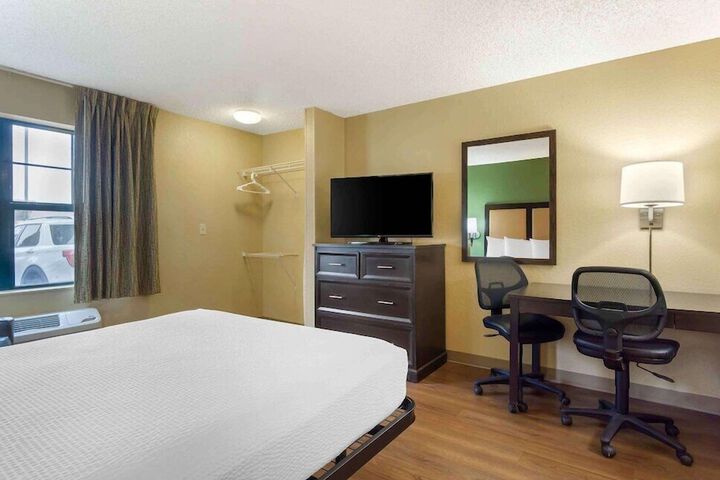 Studio 6 Suites Seattle Kent WA