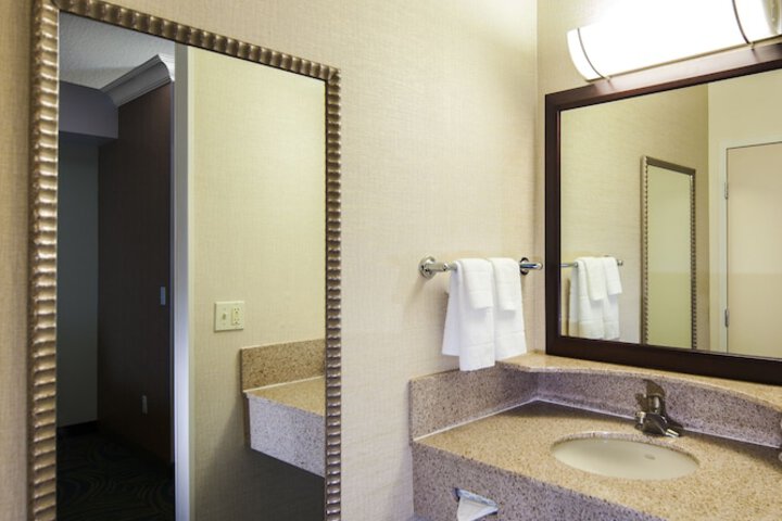 Room 8 of 25