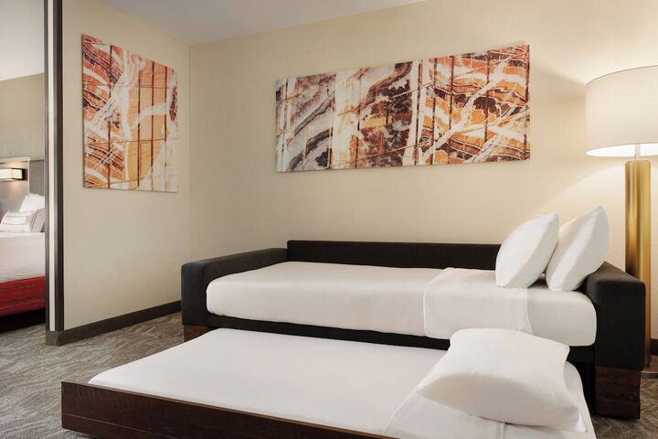 Room 13 of 22