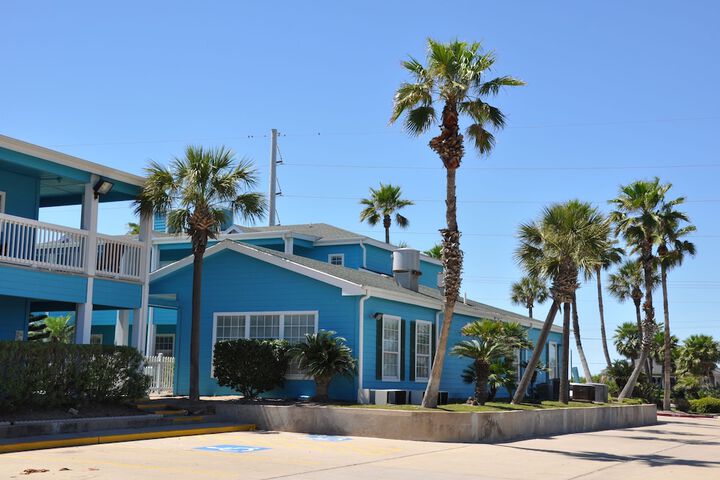 Plantation Suites & Conference Center