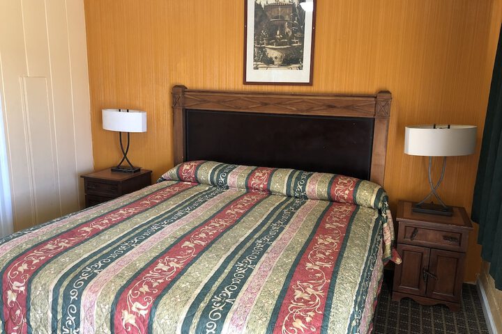 Room 11 of 29