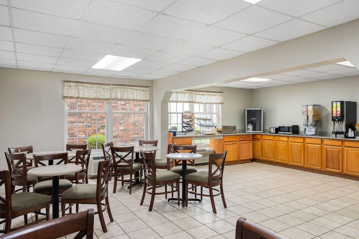 Days Inn by Wyndham Madisonville