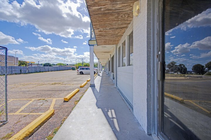 Sunset Inn Flatonia I 10 by Hotel O