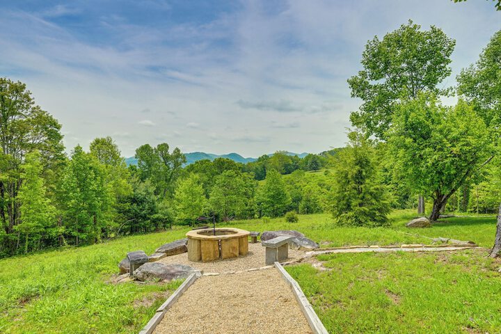 On 22 Acres: Cullowhee Craftsman Home w / Mtn Views
