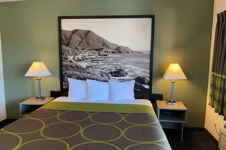 Room 27 of 29