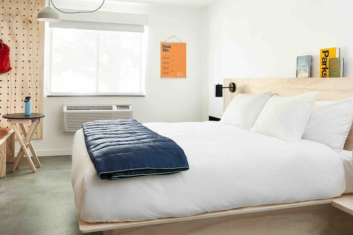 Room 12 of 34
