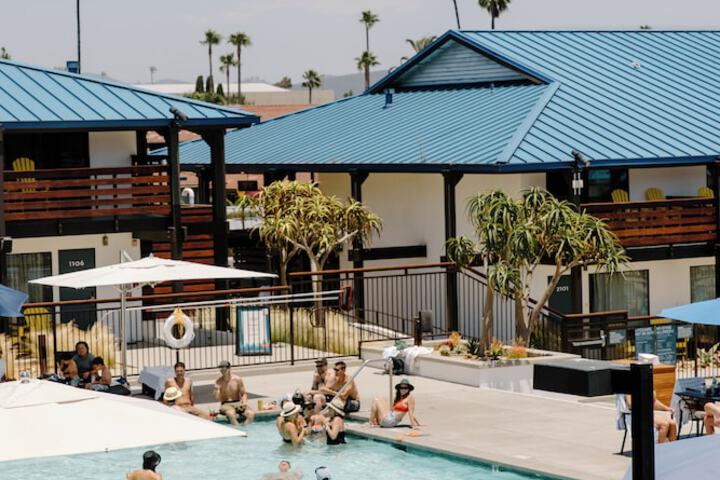 Lakehouse Resort
