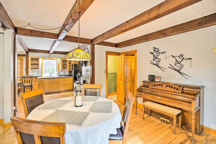 Berkshires Getaway 1 Mi Skiing & Hiking!