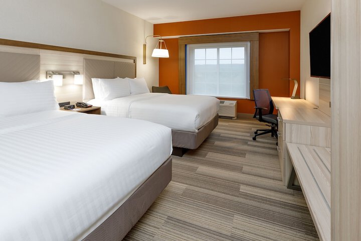 Holiday Inn Express & Suites Sturbridge by IHG