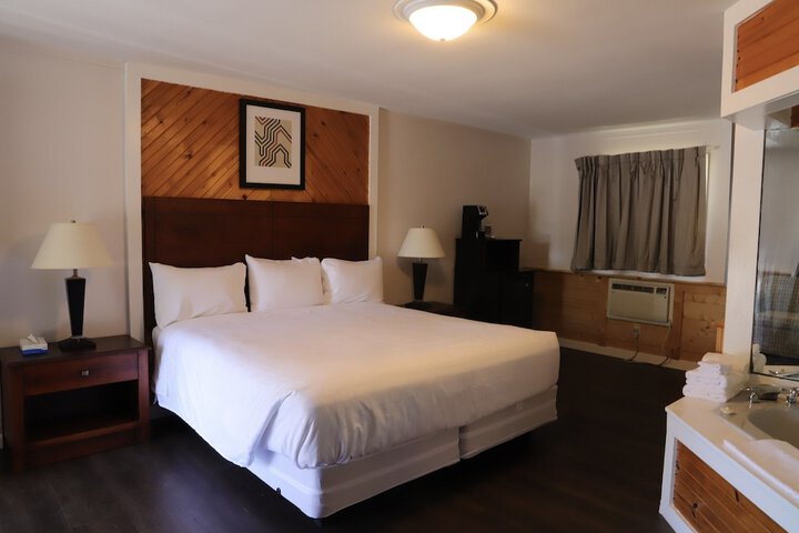 Room 14 of 32