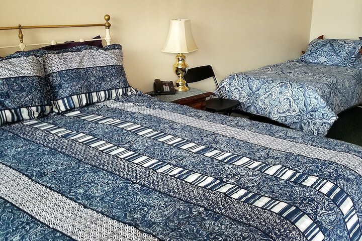 Room 6 of 28