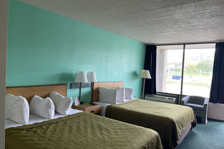 Room 6 of 22