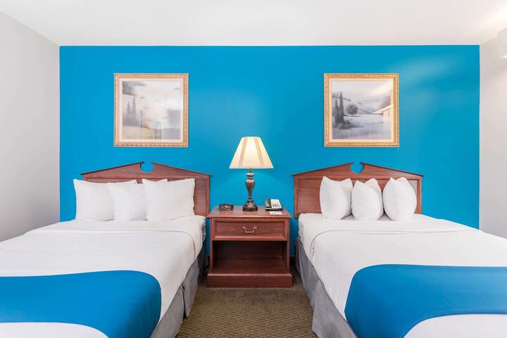 Room 4 of 15