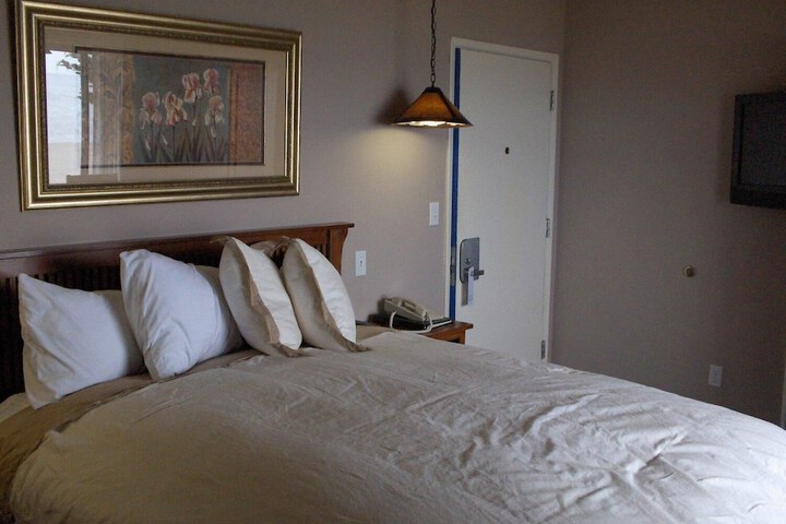 Room 12 of 25