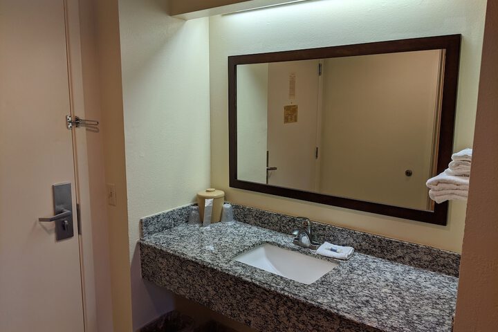Room 34 of 39