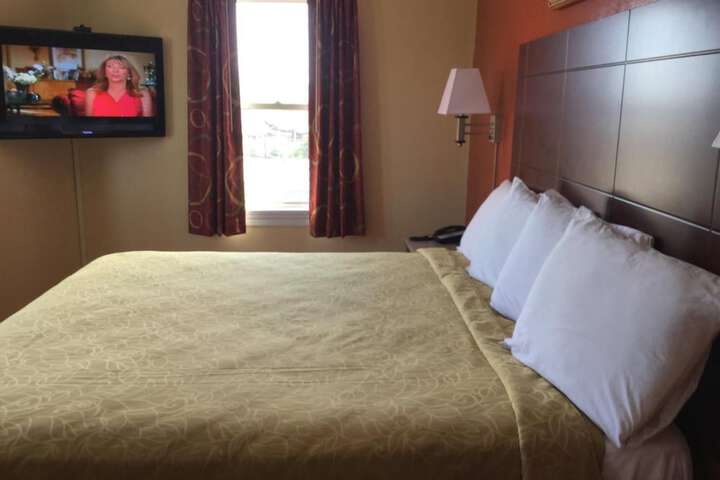 Room 16 of 36