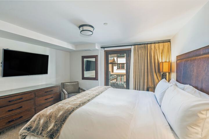 Madeline Hotel & Residences Auberge Collection